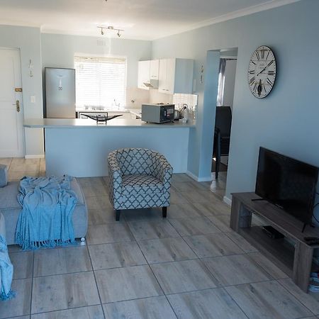 Whale View Self Catering Apartment Hermanus Bagian luar foto